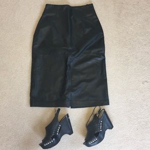 Genuine leathers skirt size 6